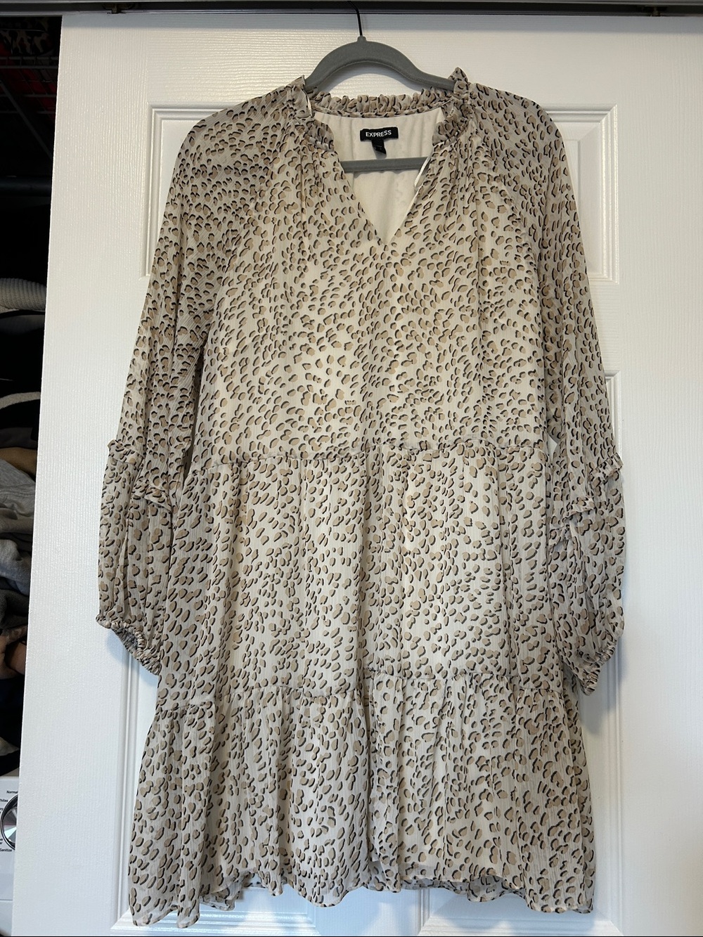 Express Beige Printed Tiered Long-Sleeve Tunic Dress
